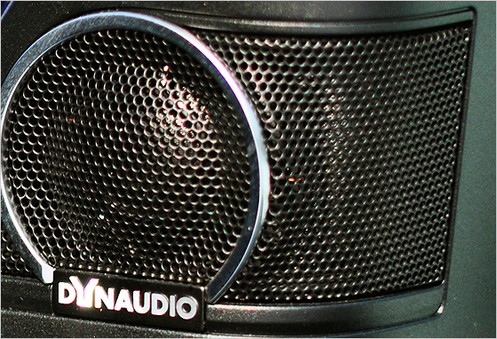 VW Golf R20 - Dynaudio