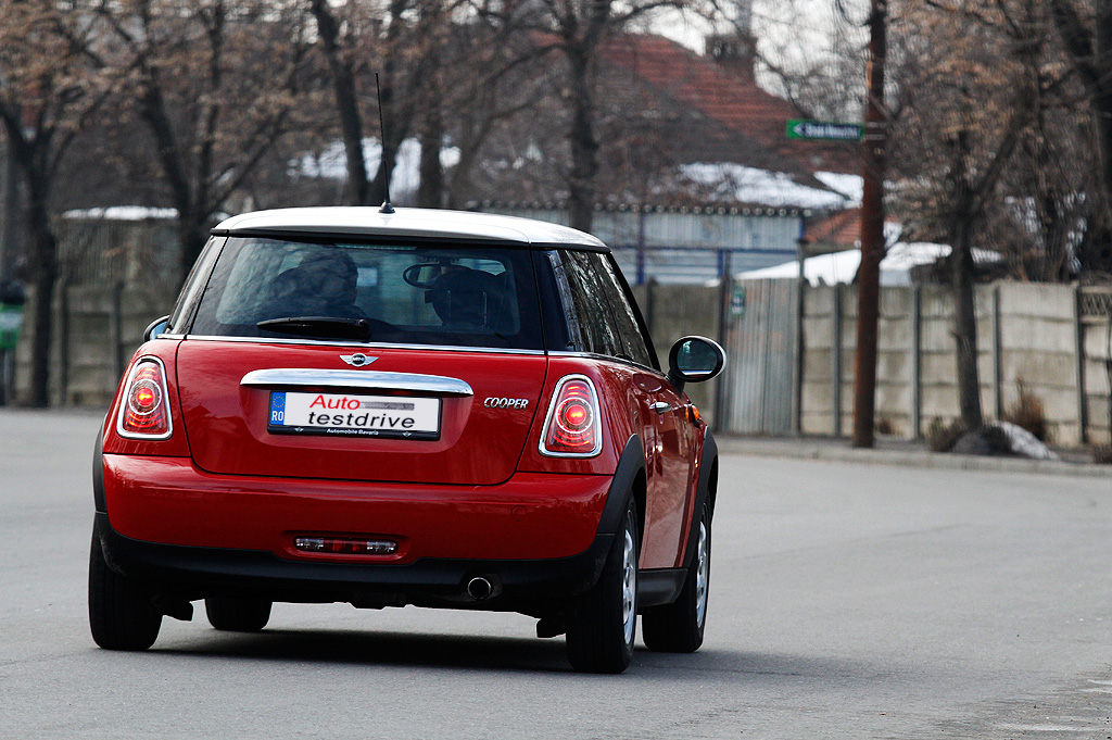 MINI COOPER - comportament rutier