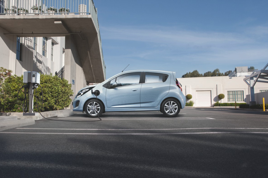 Chevrolet Spark EV - lateral