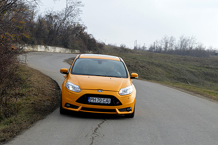 Ford Focus ST 2012 pe drum