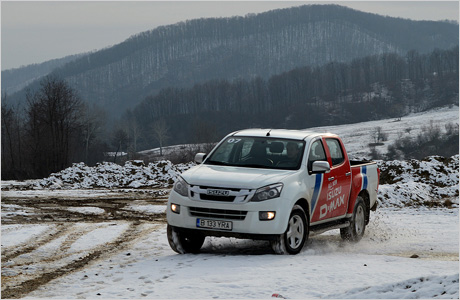 Isuzu D-Max 2012 offroad