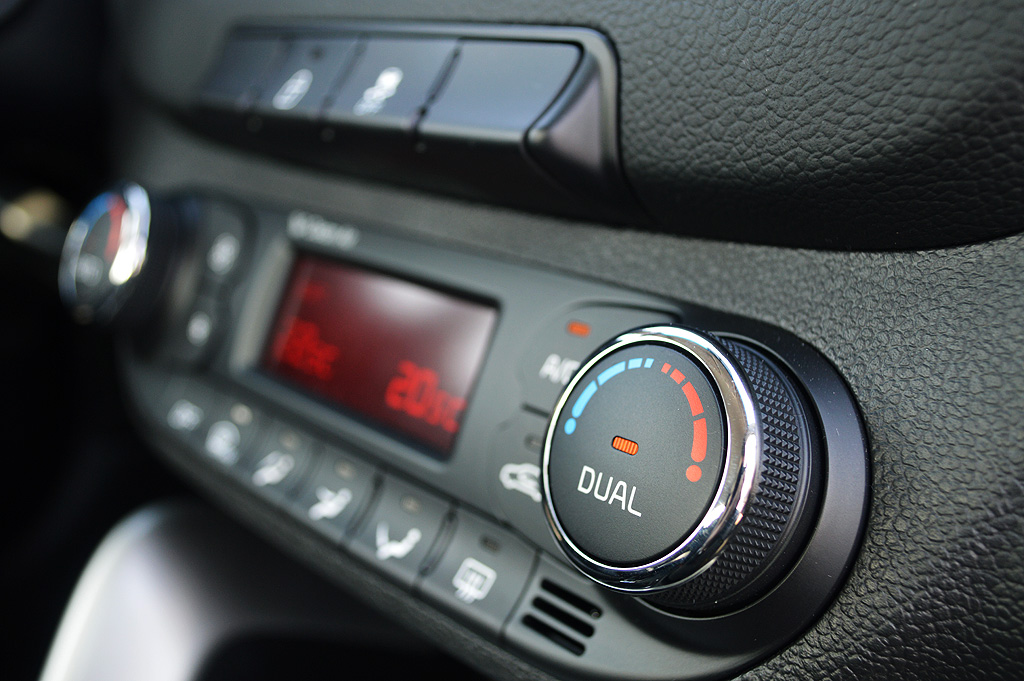 Kia Cee'd 1.6 GDI City - climatizarea