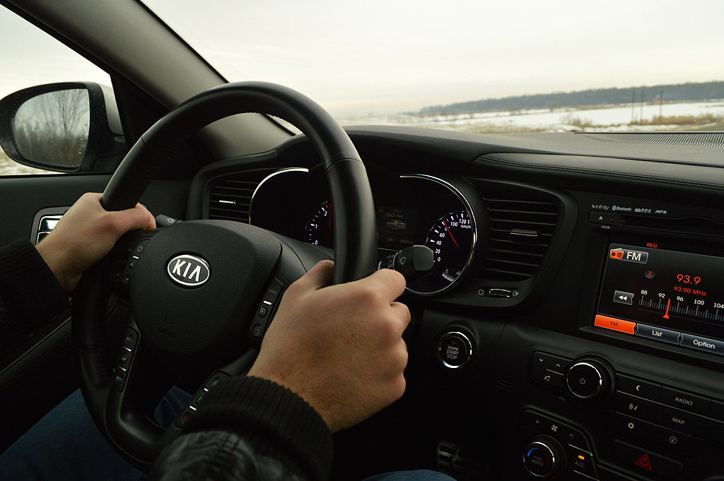Test drive KIA Optima 2012 - driver