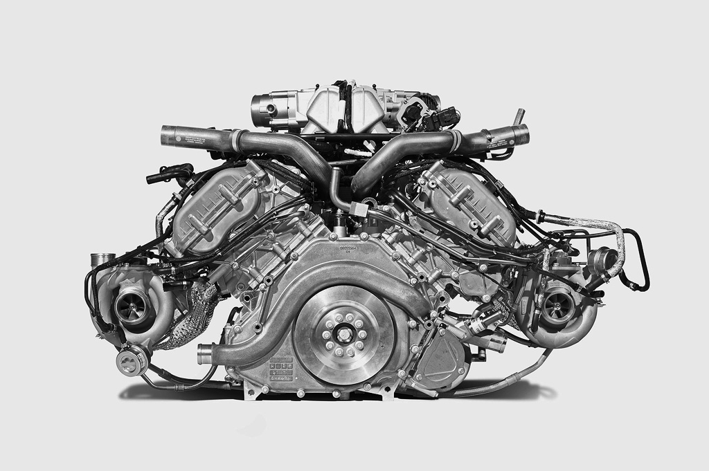 McLaren P1 - motorul V8 bi-turbo