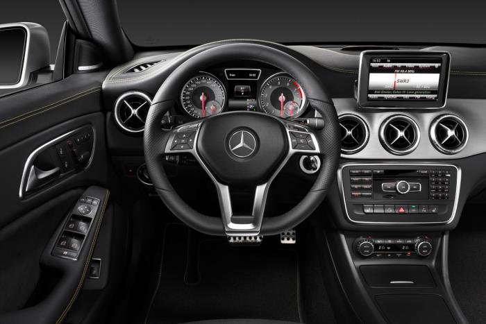 Mercedes CLA 2013 - interior