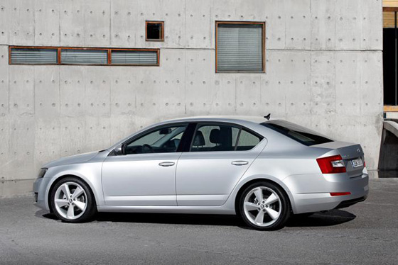 Skoda Octavia 2013 - lateral