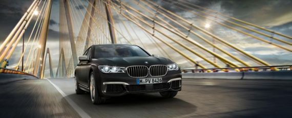 BMW M760Li xDrive M Performance - video