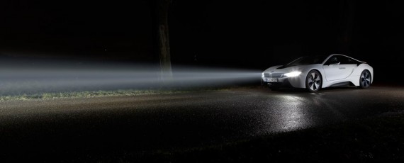BMW i8 - faruri laser