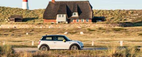 Noul MINI Cooper SE