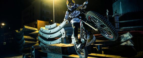 Trial Moto cu Julien Dupont - Magistrala 4 Metrou