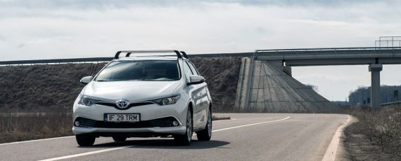  Test Toyota Auris HSD 01