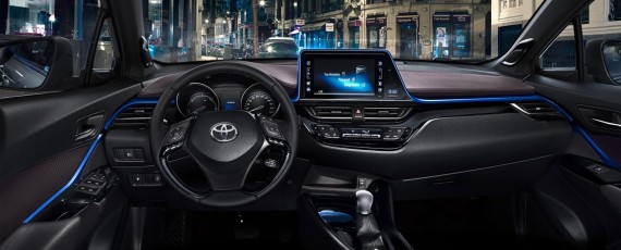 Toyota C-HR - interior