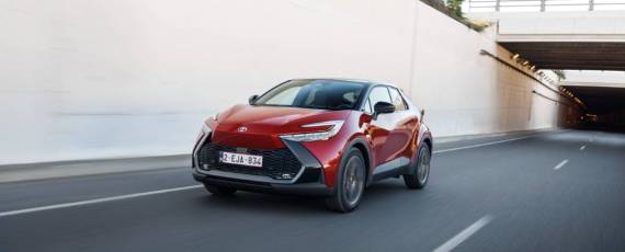 Noua Toyota CH-R - preturi Romania