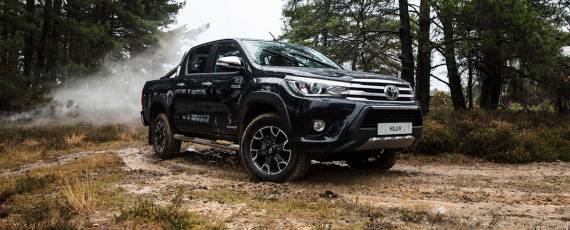 Toyota Hilux Invincible 50 Chrome Edition