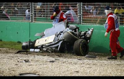 Alonso - accident spectaculos Melbourne