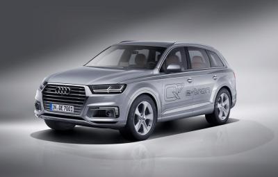 Noul Audi Q7 e-tron quattro