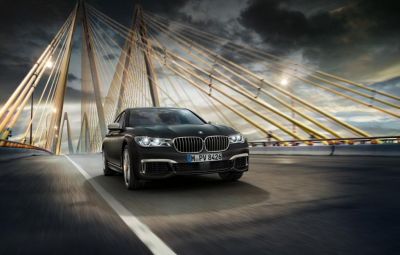 BMW M760Li xDrive M Performance - video