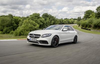 Noul Mercedes-AMG C63