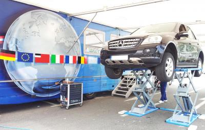 Caravana Mobile Mercedes-Benz Service Truck 2014