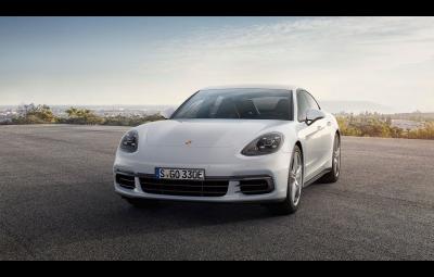 Noul Porsche Panamera 4 E-Hybrid