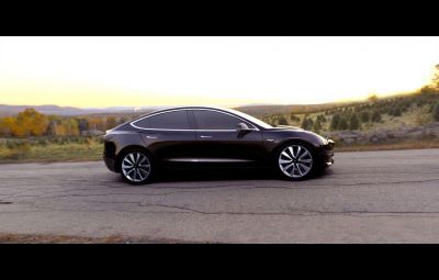 Tesla Model 3 - livrari 28 iulie 2017