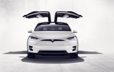 Tesla Model X  - accident Autopilot