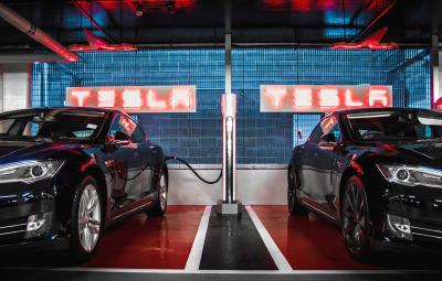 Tesla - taxa utilizare Supercharger
