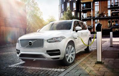  Noul Volvo XC90 T8 plug-in hibrid