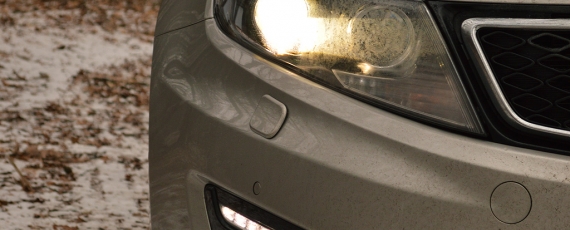 Farurile cu Xenon şi DRL-ul din bară