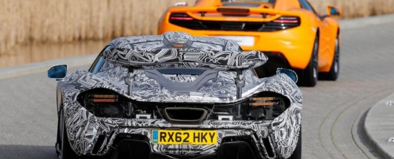 McLaren P1 alături de spider-ul 12C