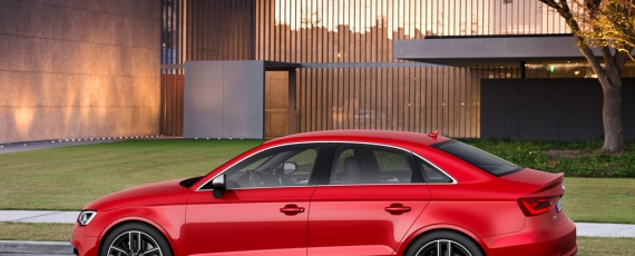 Audi S3 Sedan - lateral