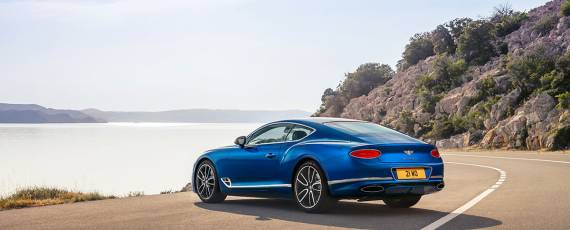 Bentley Continental GT 2018 (09)