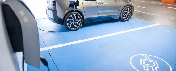 BMW - statii incarcare Baneasa Shopping City (03)
