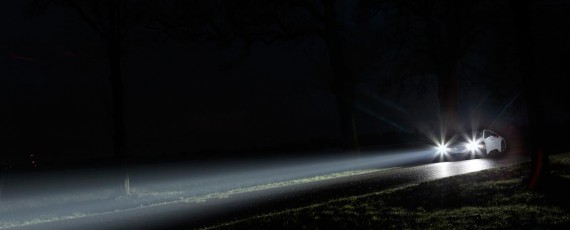BMW i8 - faruri laser (02)