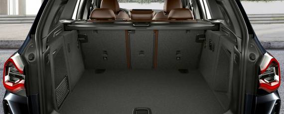 BMW iX3 facelift (08)