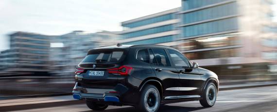 BMW iX3 facelift (02)