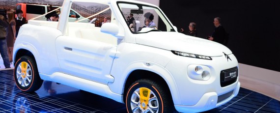 Citroen E-MEHARI by Courreges (01)