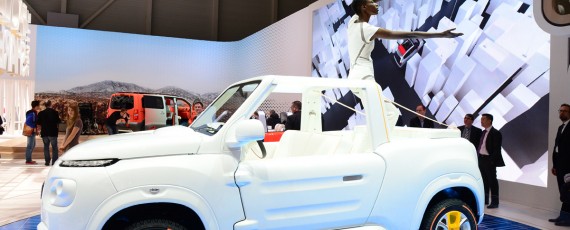 Citroen E-MEHARI by Courreges (02)