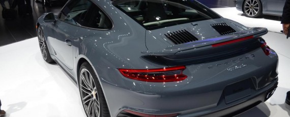 Porsche 911 Turbo S (02)