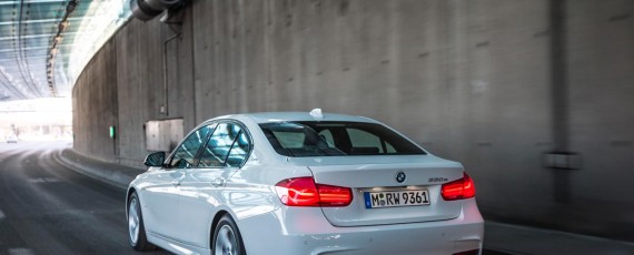 Noul BMW 330e (03)