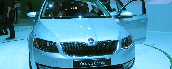 Skoda Octavia Combi - fata