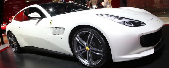 Ferrari GTC4Lusso (01)