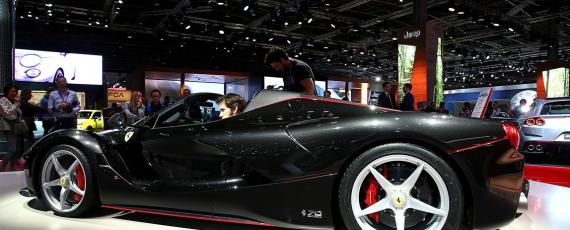 Salonul Auto de la Paris - LaFerrari Aperta