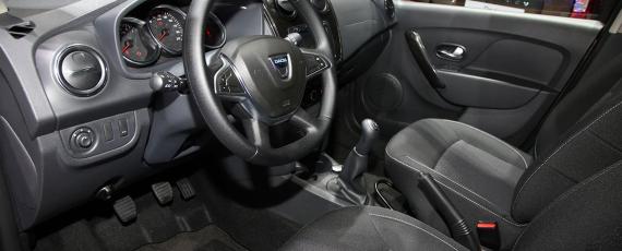 Salonul Auto de la Paris - Dacia Sandero interior