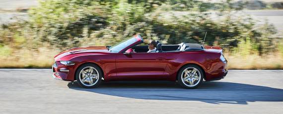 Ford Mustang Convertible facelift - Europa (08)