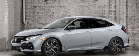 Honda Civic hatchback 2017 (02)