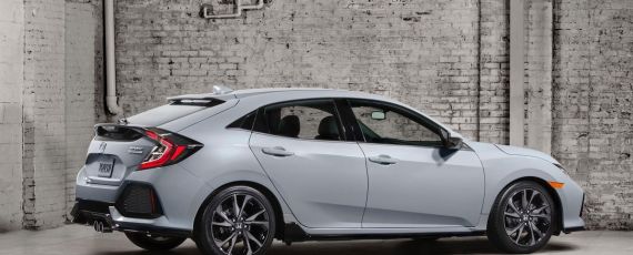 Honda Civic hatchback 2017 (04)