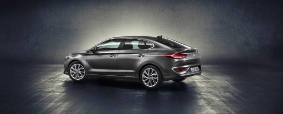 Noul Hyundai i30 Fastback (02)