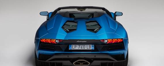 Lamborghini Aventador S Roadster (08)