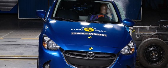 Mazda2 - teste Euro NCAP (02)